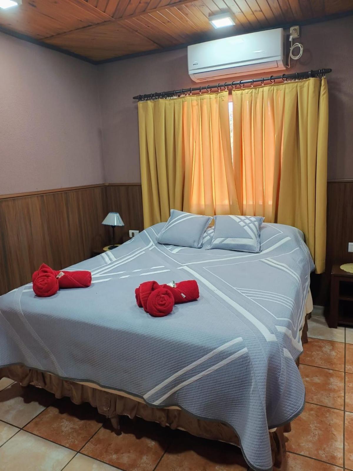 Residencial Arcoiris Hotel ปูแอร์โตอีกวาซู ภายนอก รูปภาพ
